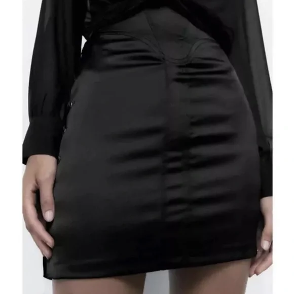 Black satin lace up mini skirt - Picture 2 of 10